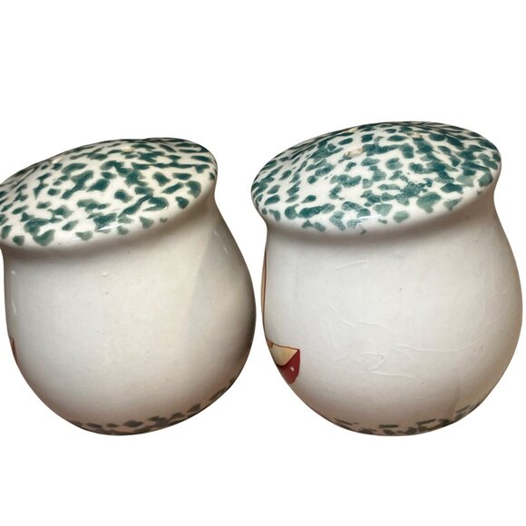 VINTAGE POTTERY GREEN SPONGE DESIGN ON TOP RED APPLE SALT AND PEPPER SHAKERS - Picture 6 of 12